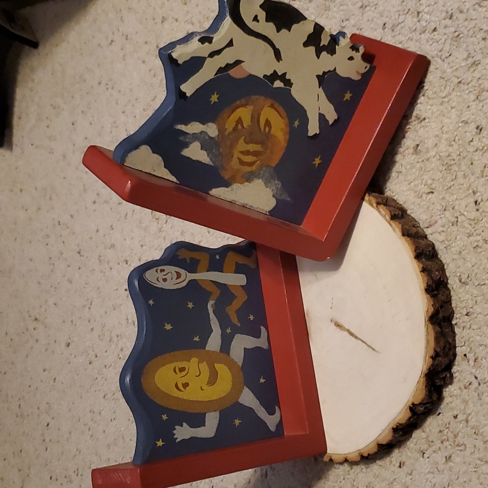 Vintage Wood Hey Diddle Diddle Design Bookends